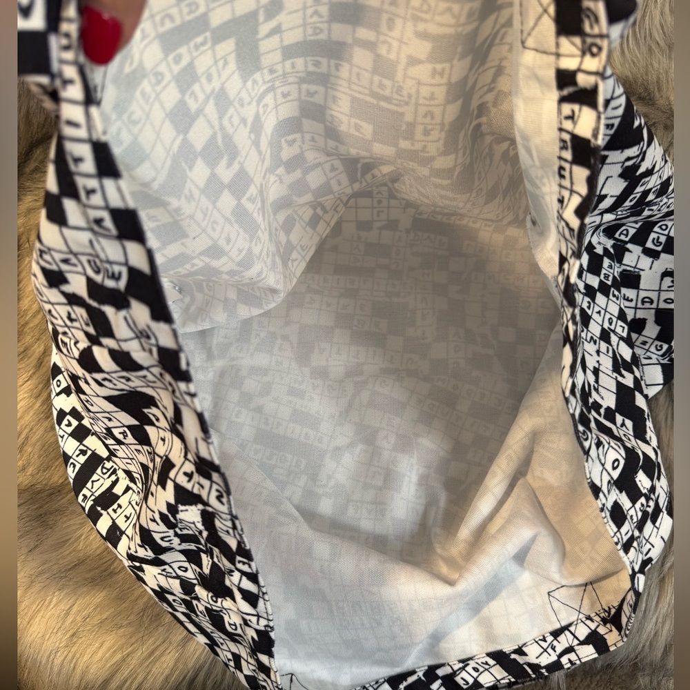 PRICE FIRM Diane Von Furstenberg Crossword Print Tote - Picture 4 of 9